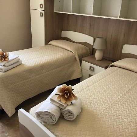 Casa Vacanze Makari Trappeto  Εξωτερικό φωτογραφία